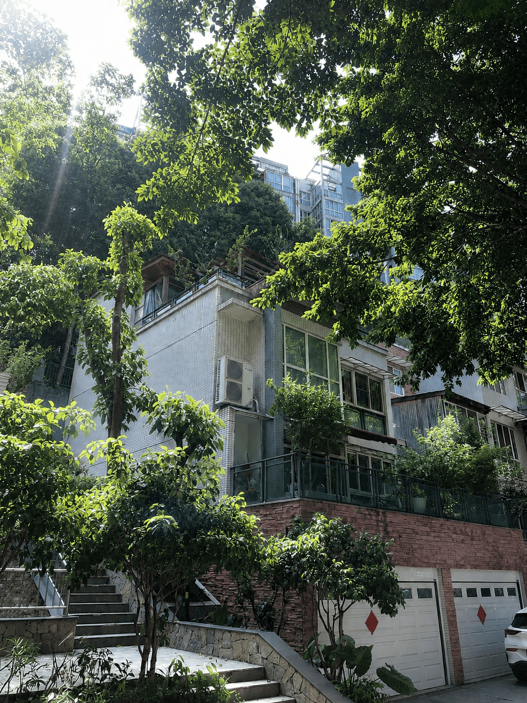 青岛岛居岁月从容升级：小小岛老别墅加装蒂升悦行款电梯